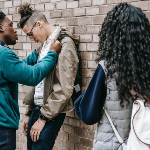 pareja que te defiende