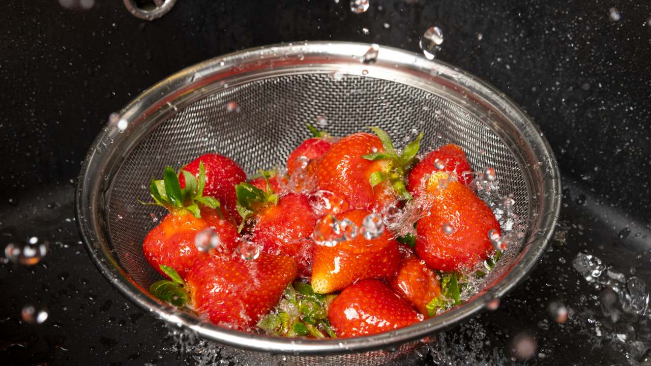 porque es importante lavar y desinfectar las frutas y verduras