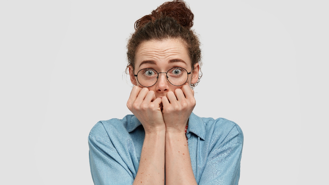 reposacabezas para romper vidrio de carro