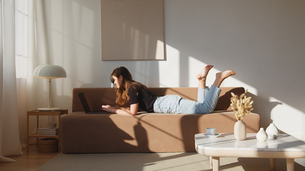 deberías quitarte los zapatos al entrar en casa