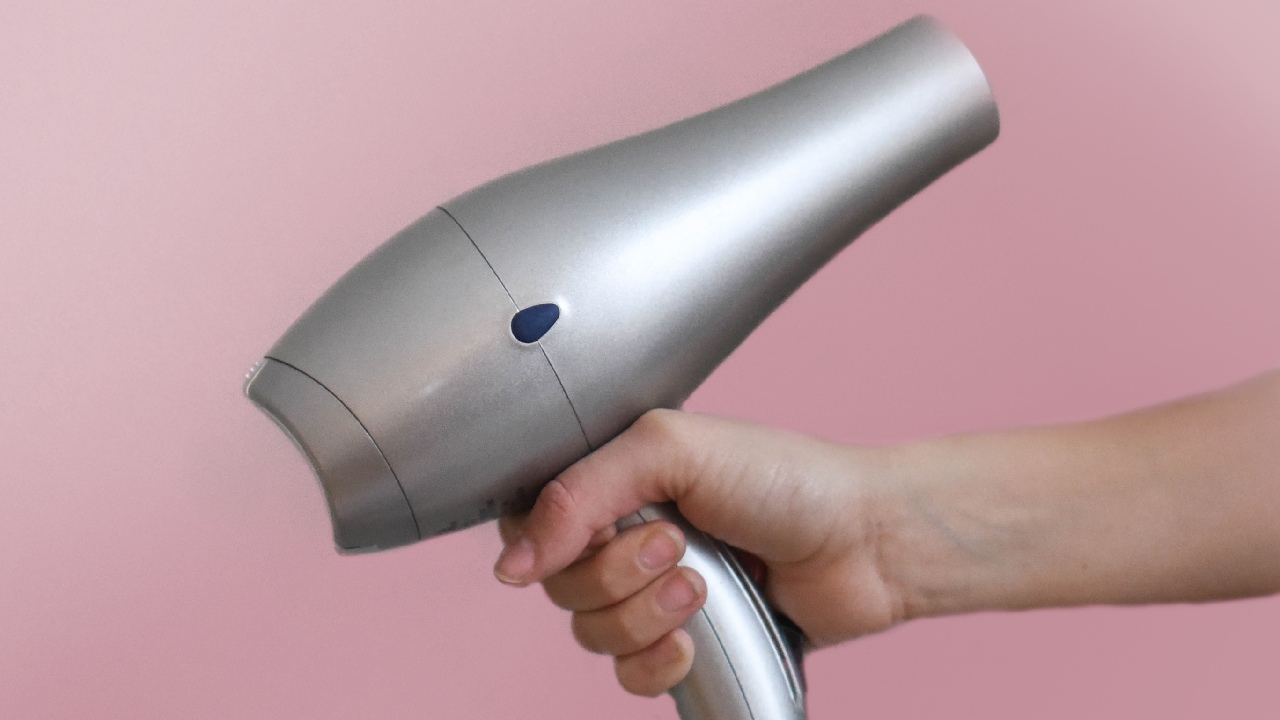 truco para limpiar secadora para cabello