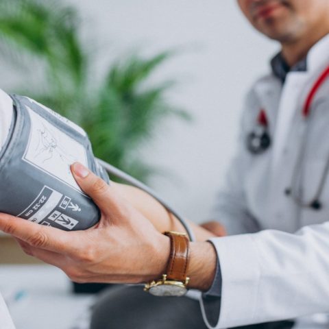 hábitos que te ponen en riesgo de sufrir hipertensión