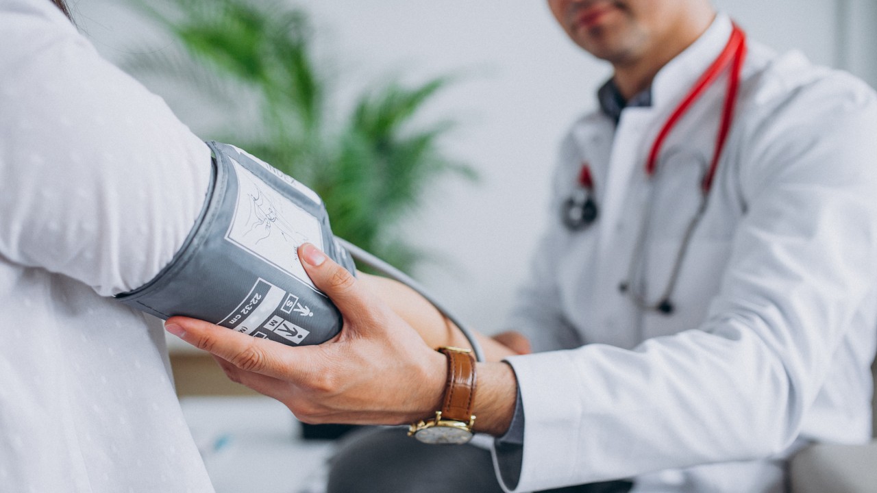 hábitos que te ponen en riesgo de sufrir hipertensión