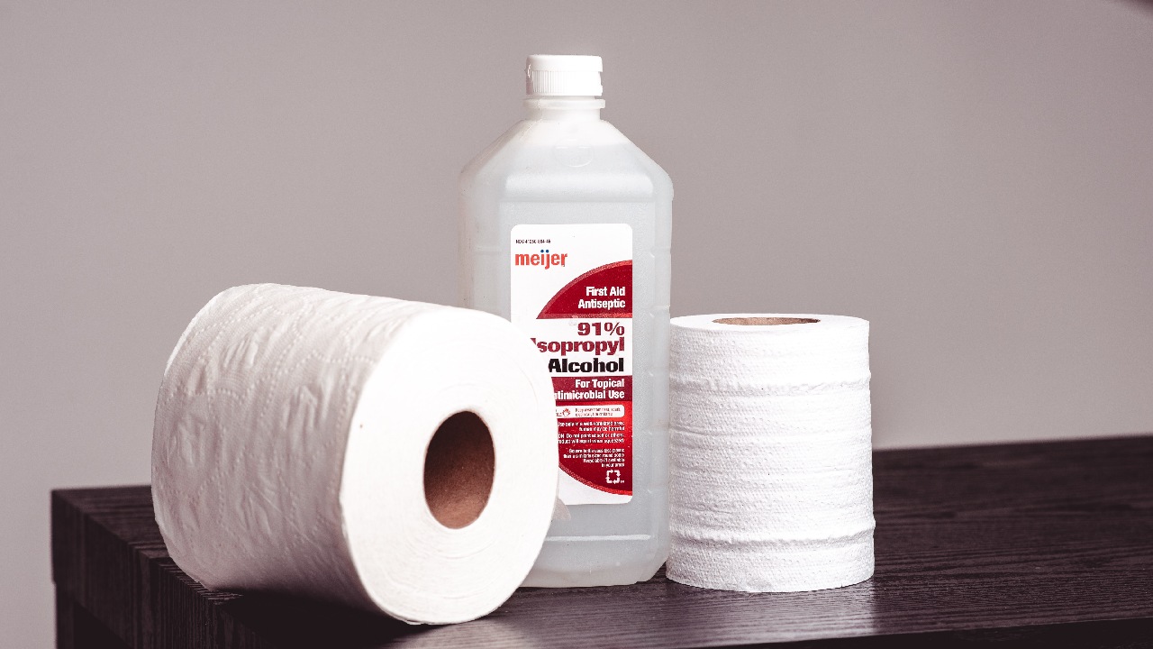 usos alcohol isopropilico limpieza