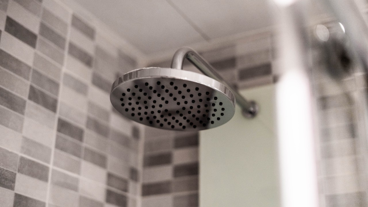 qué pasa en tu cuerpo cuando te bañas con agua fría