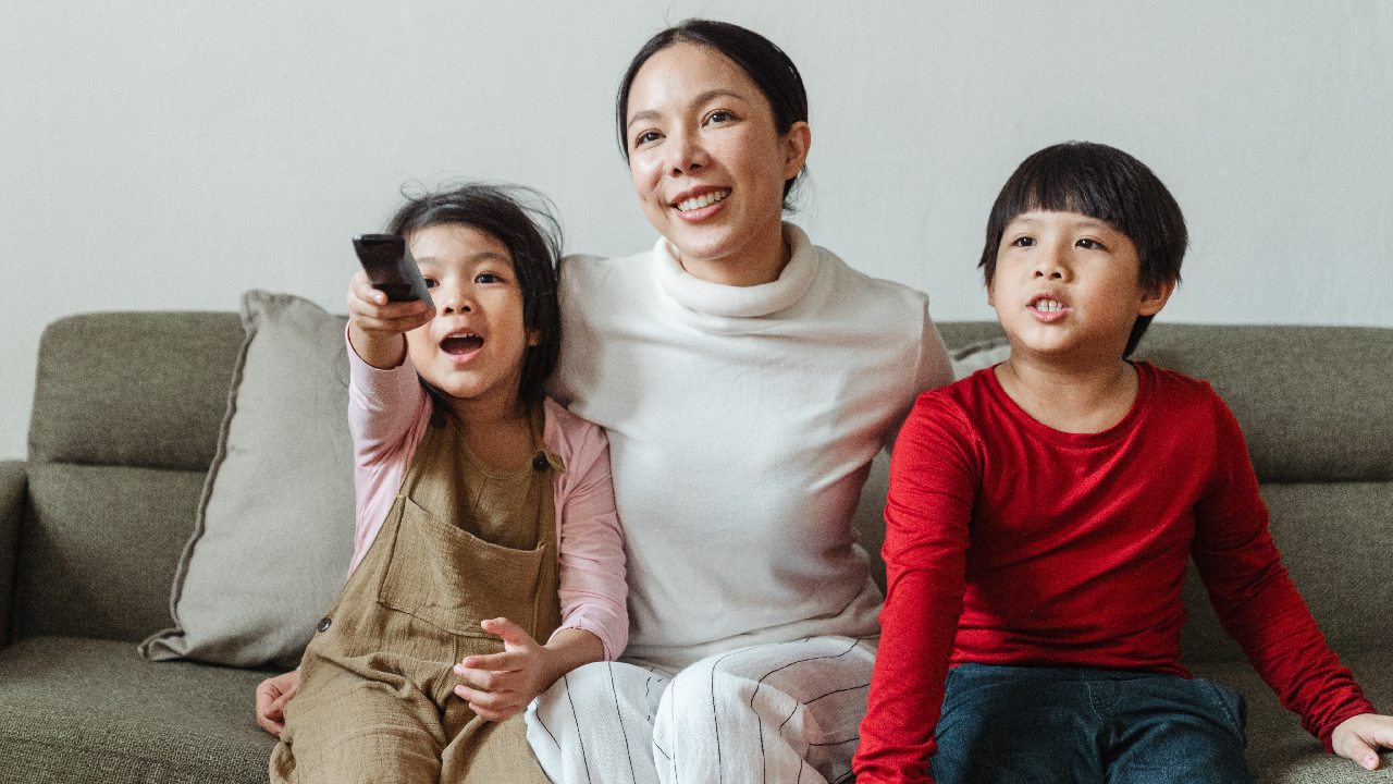 es malo ver television cerca