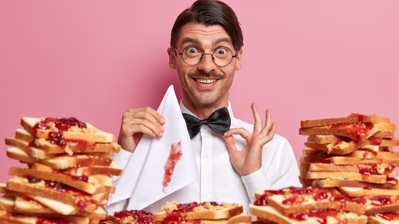 Errores de etiqueta en la mesa que te hacen quedar mal