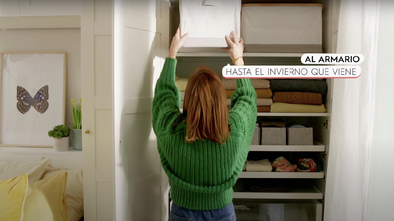 como doblar colchas para que quepan en closet