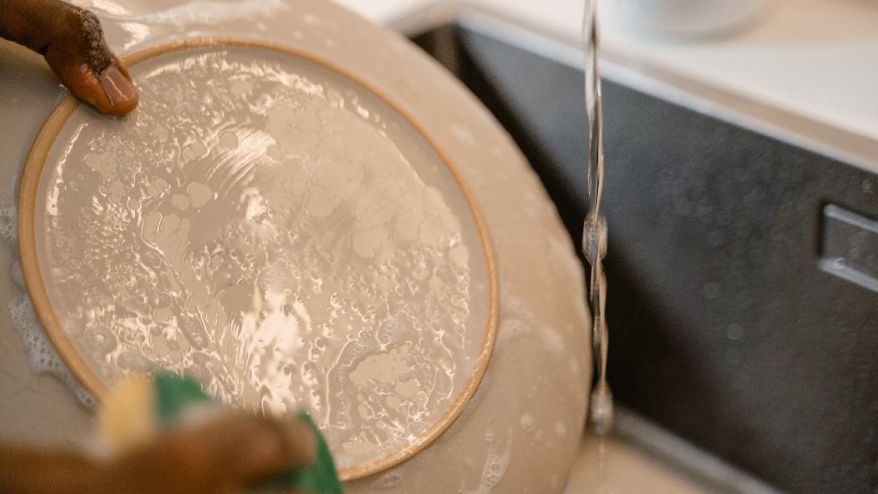 lavar platos segun ciencia