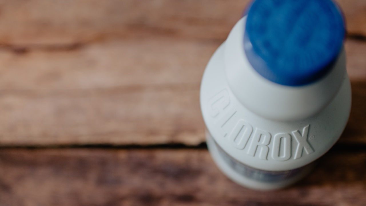 cosas que nunca debes limpiar con cloro