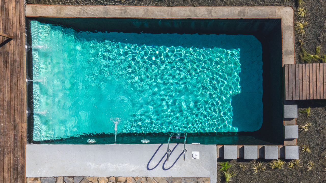 cuanto cuesta tener alberca en casa