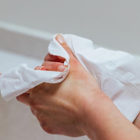 Por que es peligroso usar toallitas humedas