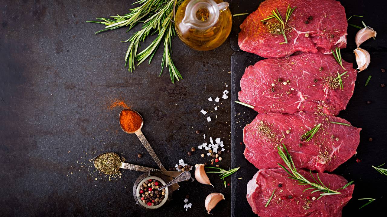 por qué la carne se pone café