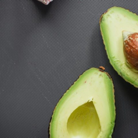 usos de la cásara de aguacate