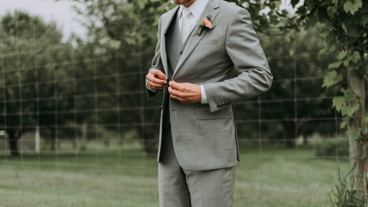 lavar un traje en casa