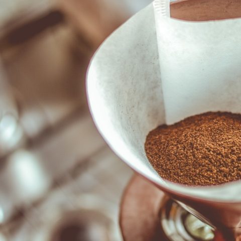 nunca tirar restos de café en la cañería