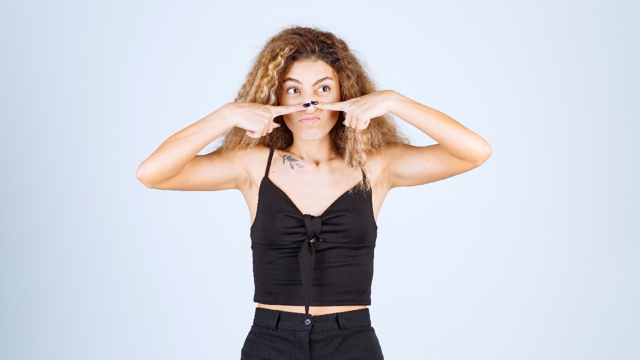 como quitar olor a humedad de closet