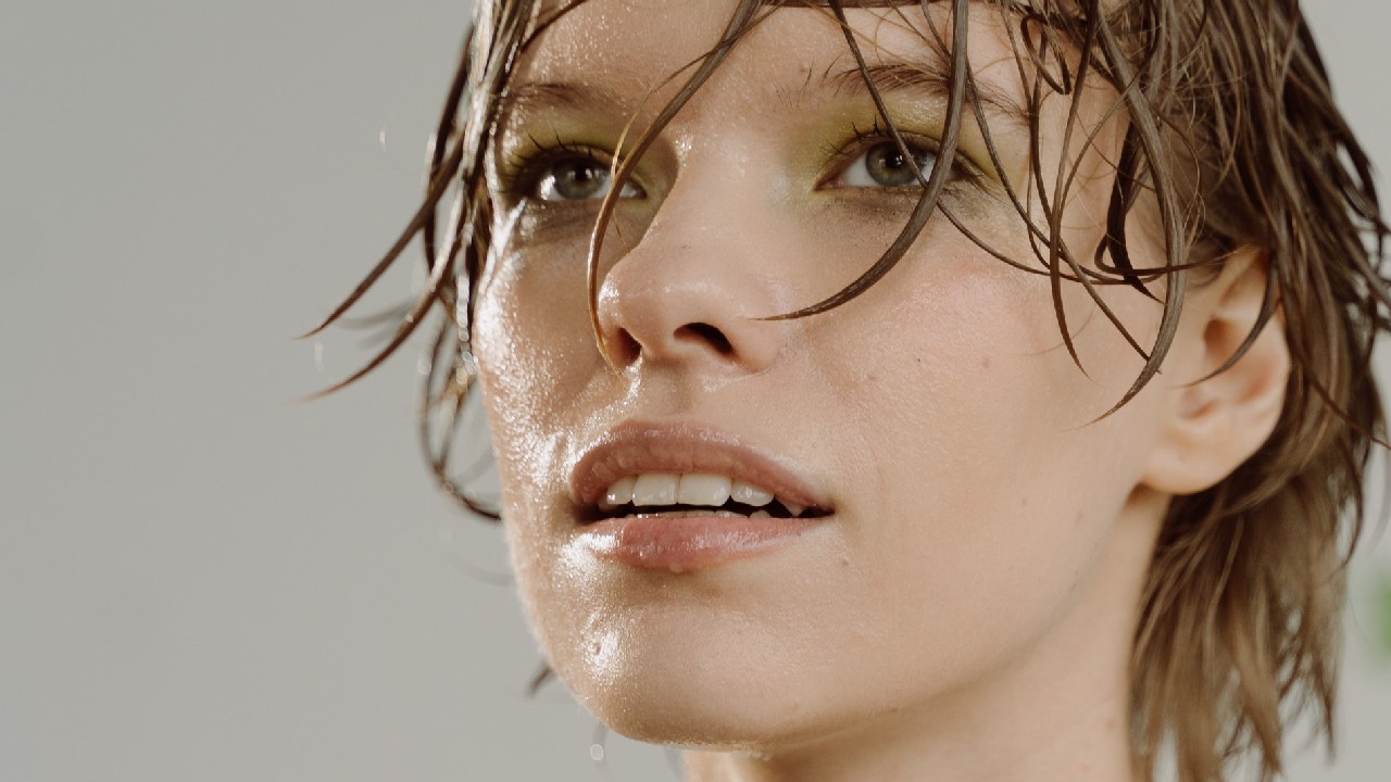 es bueno banarse despues de mojarse en lluvia