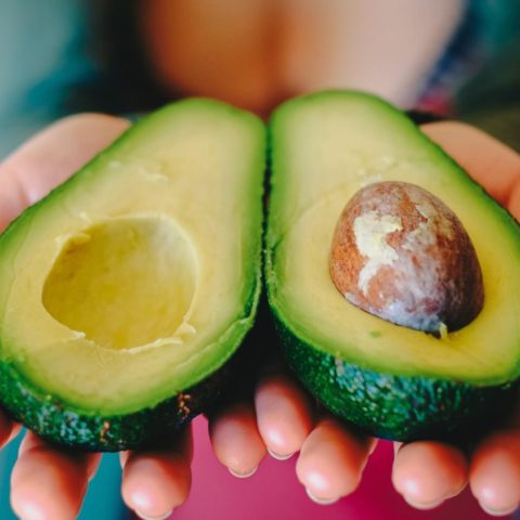 Cómo saber que un aguacate está bueno sin abrirlo