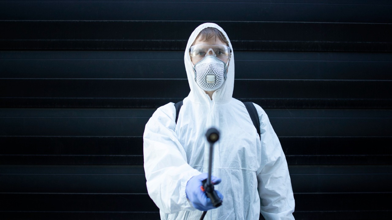 después de fumigar salen cucarachas