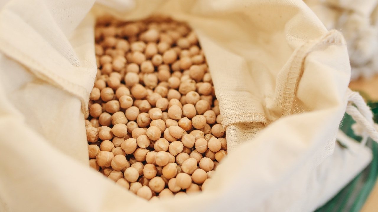 truco para remover piel de garbanzos