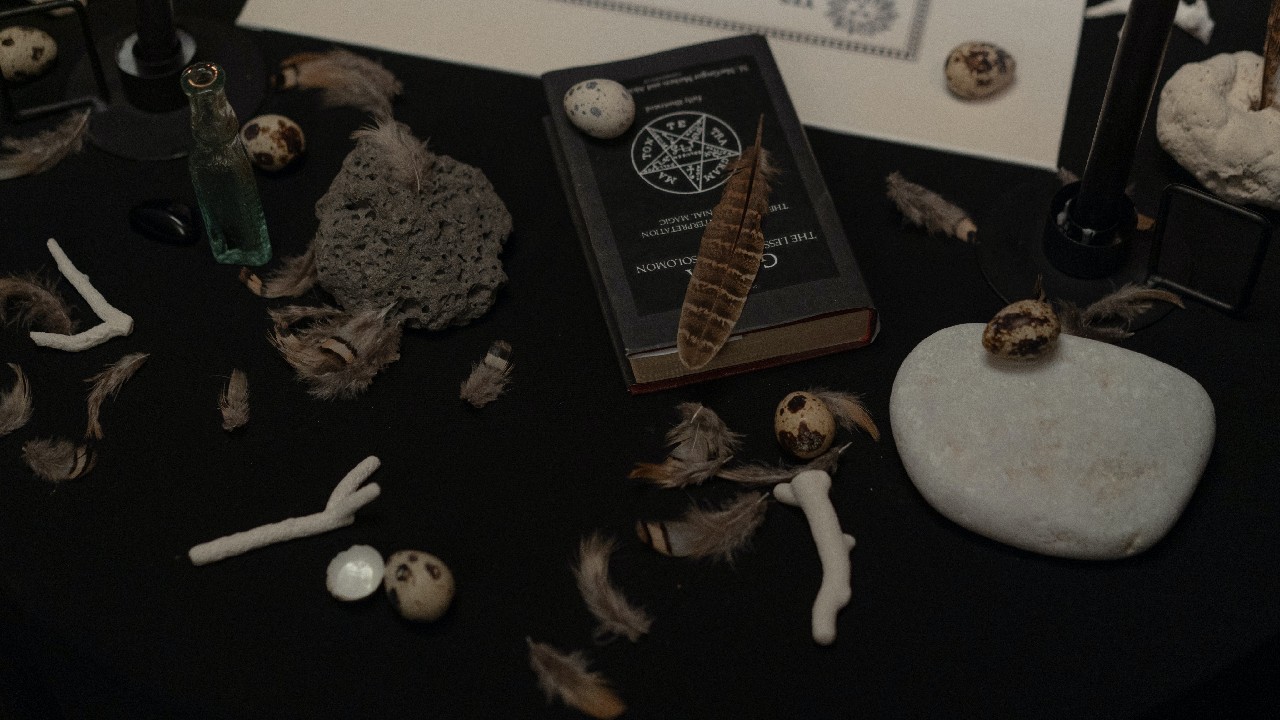 encontrar gusanos es brujeria