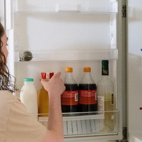 por que leche se descompone en refrigerador