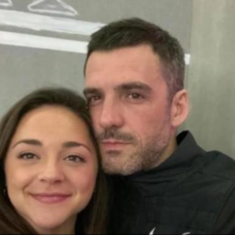 novia busca a su novio y descubre que es casado