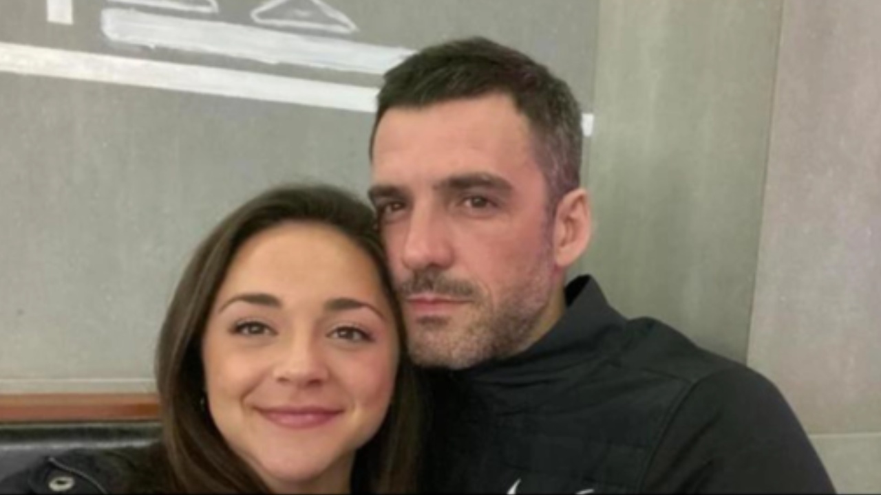 novia busca a su novio y descubre que es casado