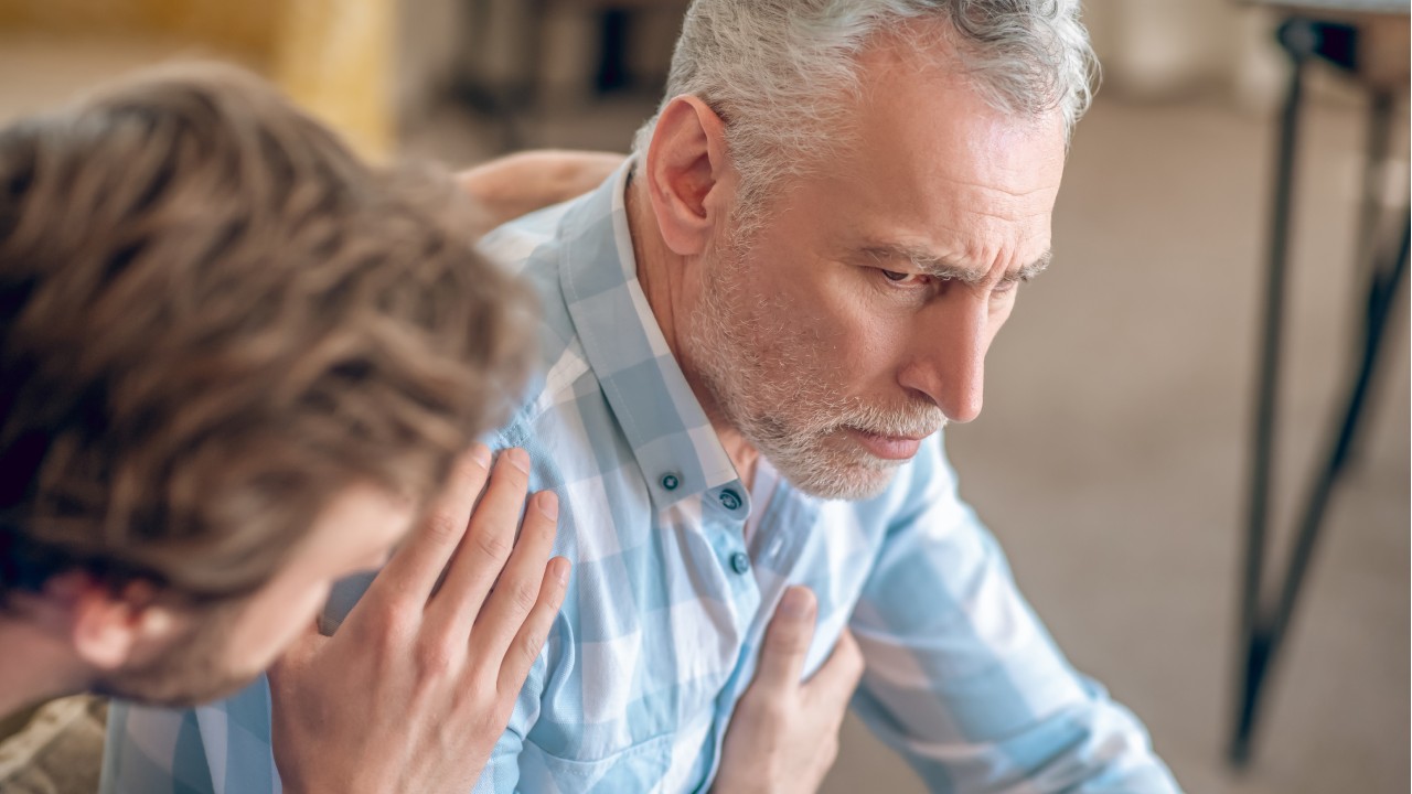 síntomas de ataques cardiacos en hombres y mujeres