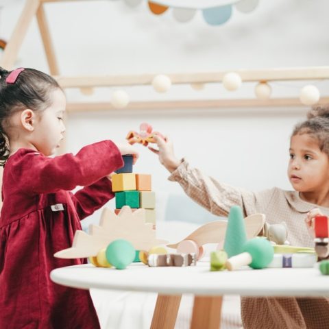 Como enseñar a tus hijos a ser ordenados por medio del juego