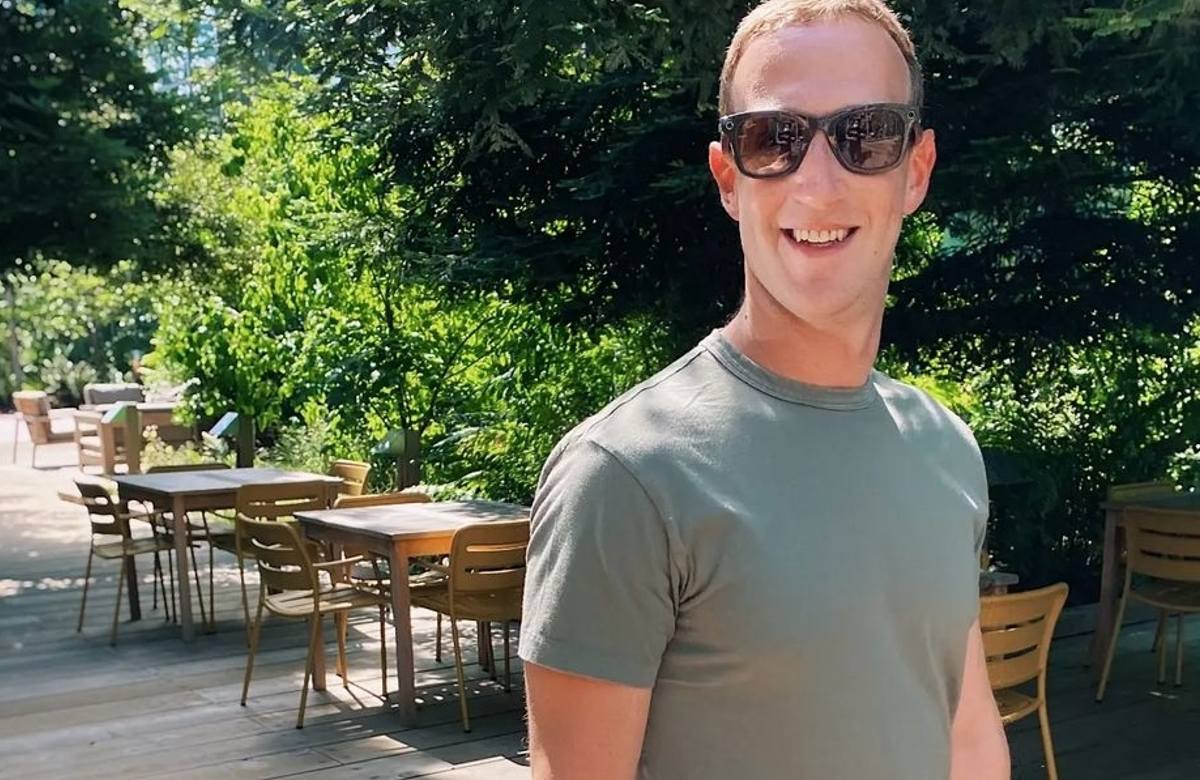 Las playeras sencillad de Mark Zuckerberg