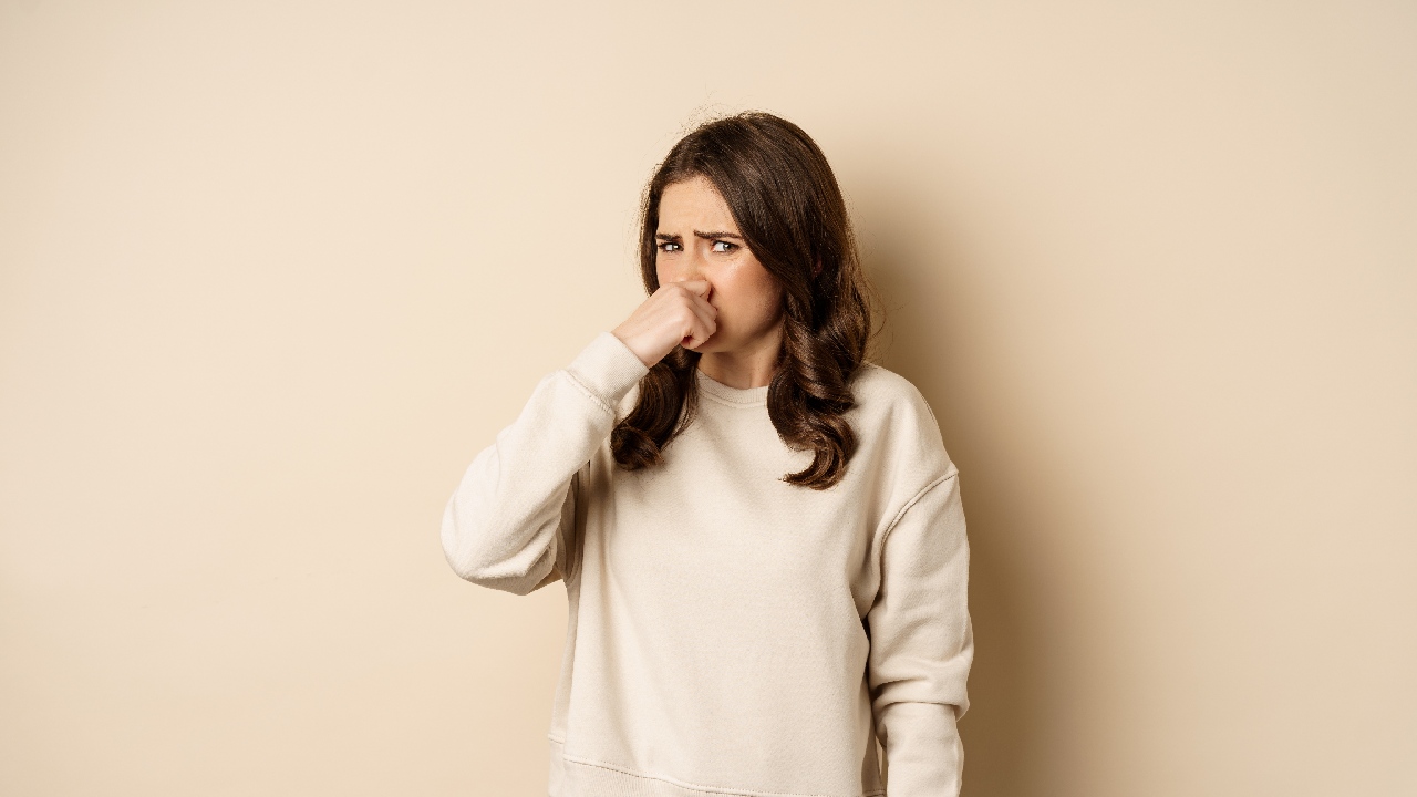 como eliminar olor a pipi