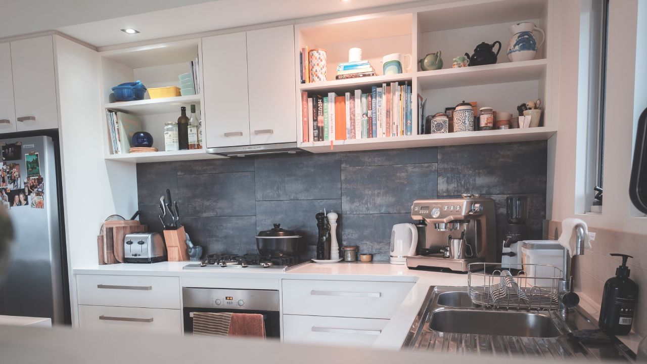 la razón por la que las cucarachas entran en tu cocina