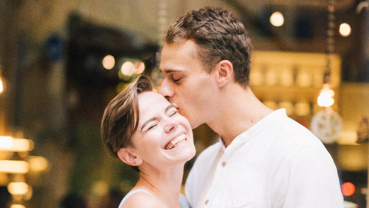 como se hace beso de bruja