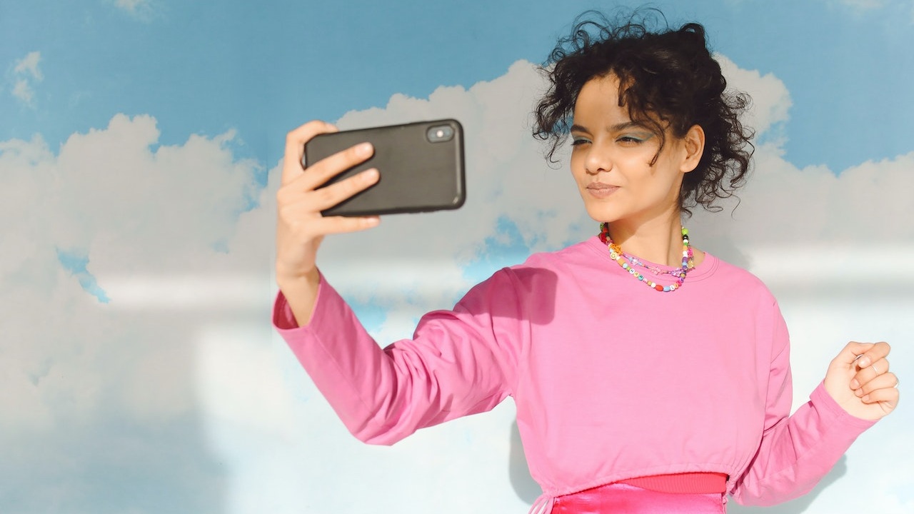 Este es tu nivel de inteligencia segun la forma en la que agarras el celular