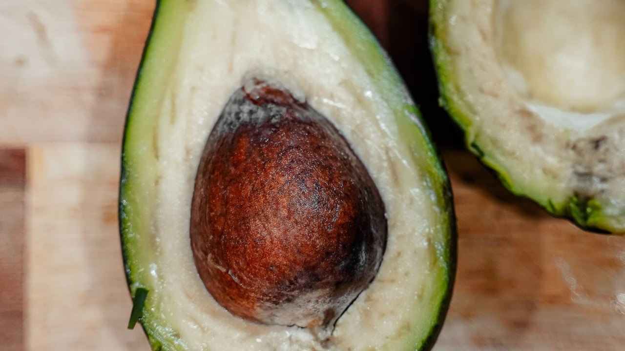 cómo cortar el aguacate