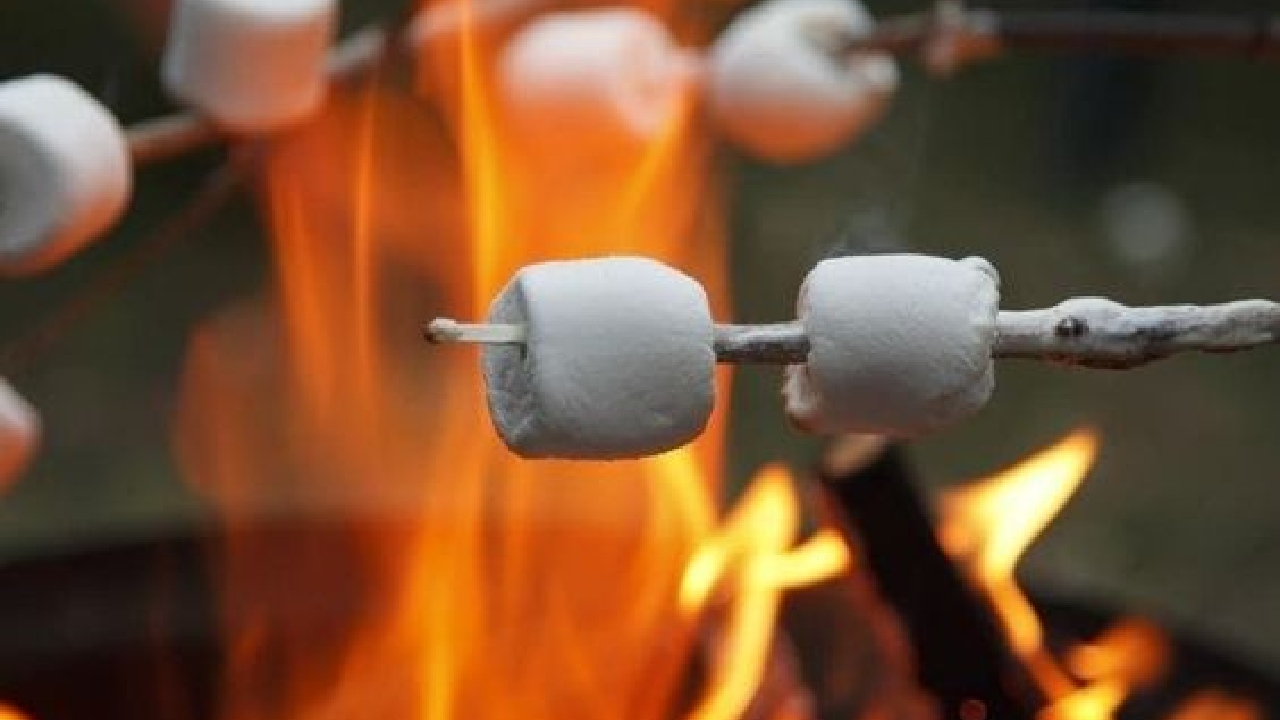 cafe con bombones quemados