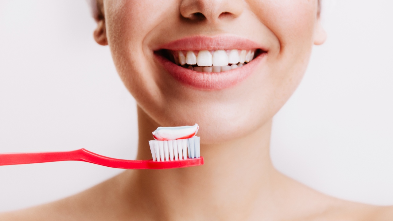 por que no lavar dientes despues de comer