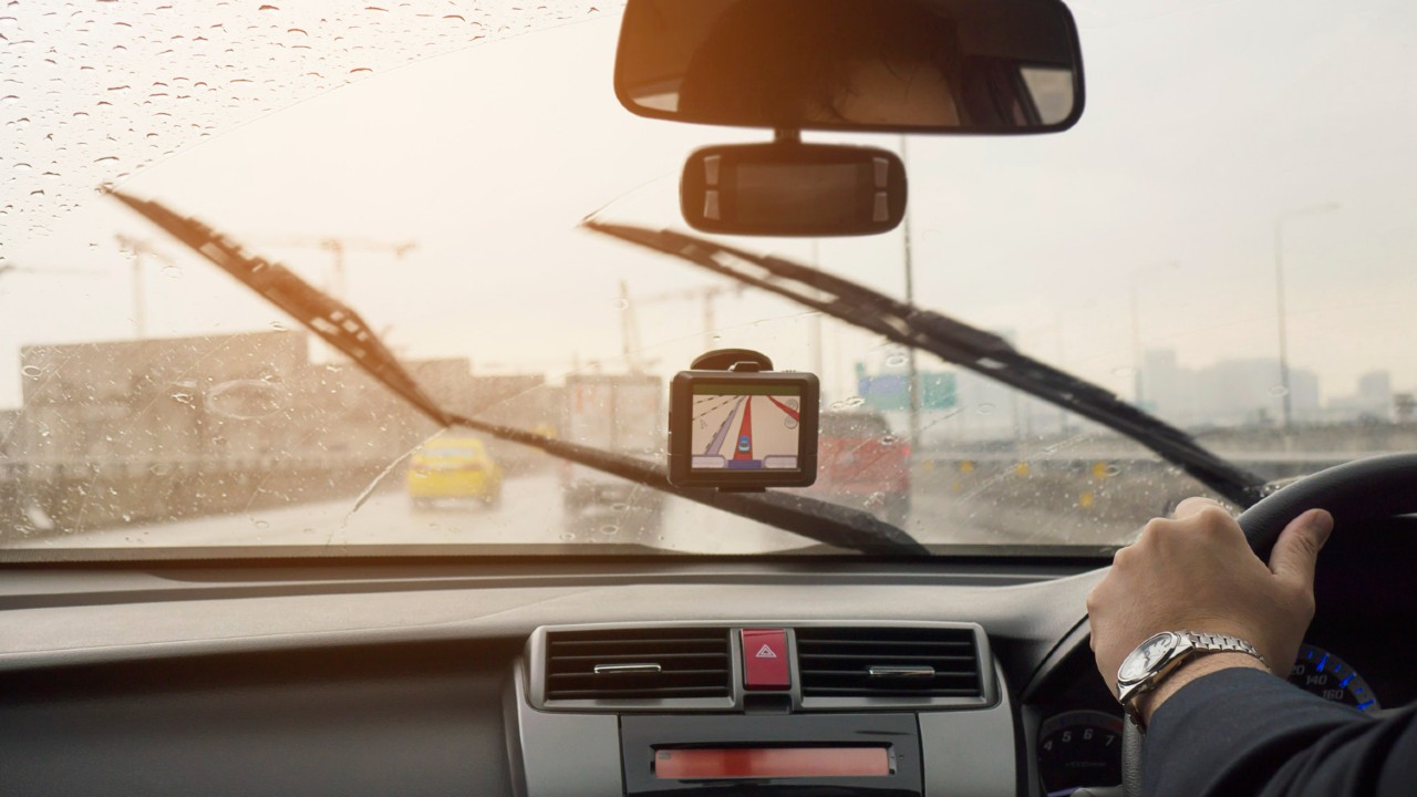 parabrisas y medallón