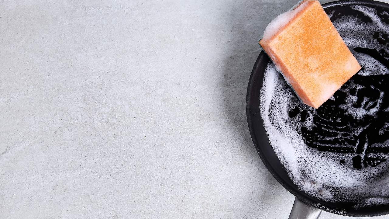 como quitar grasa sartenes
