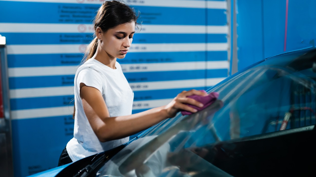 quitarle los rayones de los vidrios a tu auto