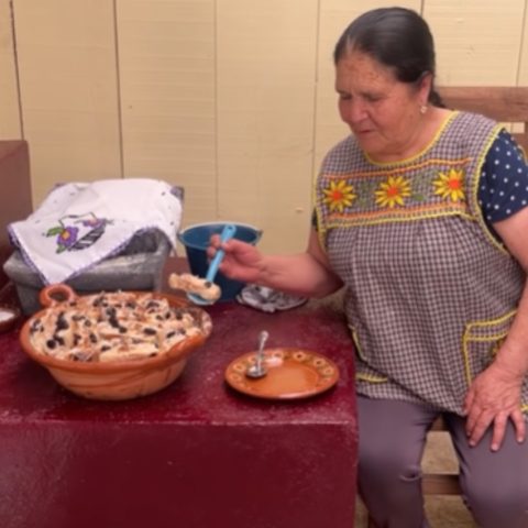 Doña Ángela receta capirotada 3 leches