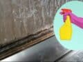 dejar reluciente tu mampara de bano con agua oxigenada