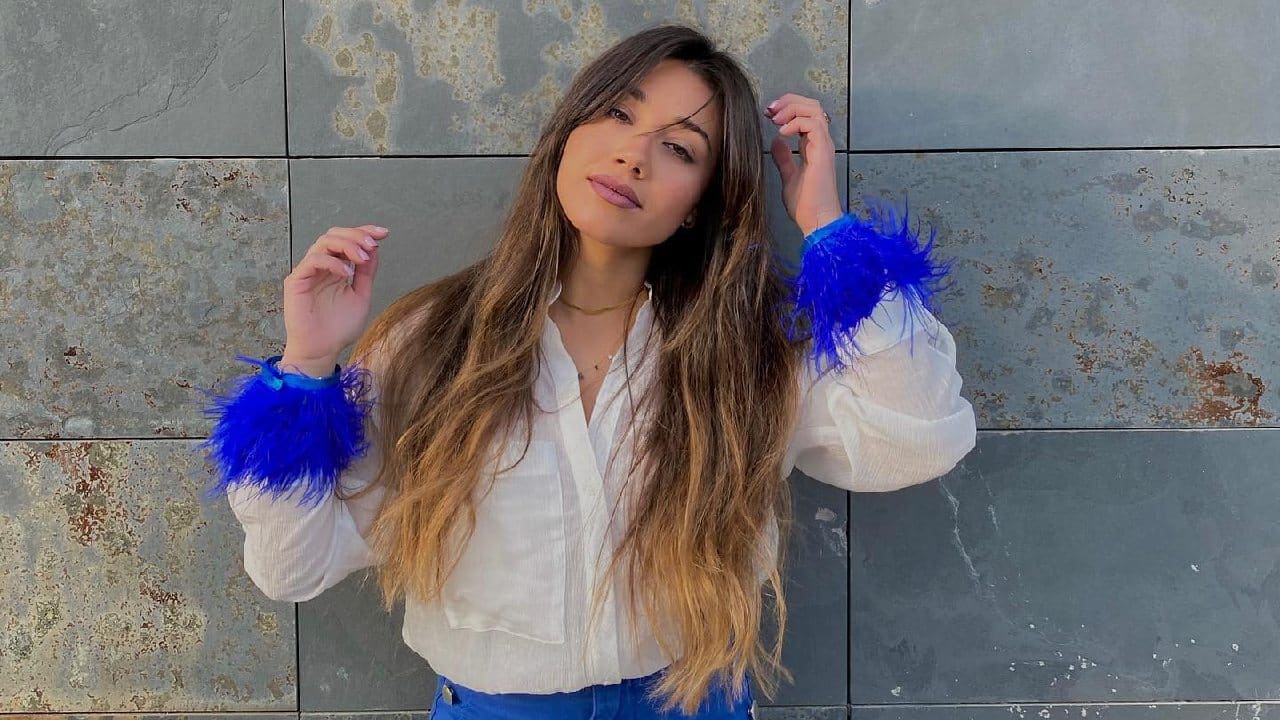 blazers con punos de plumas