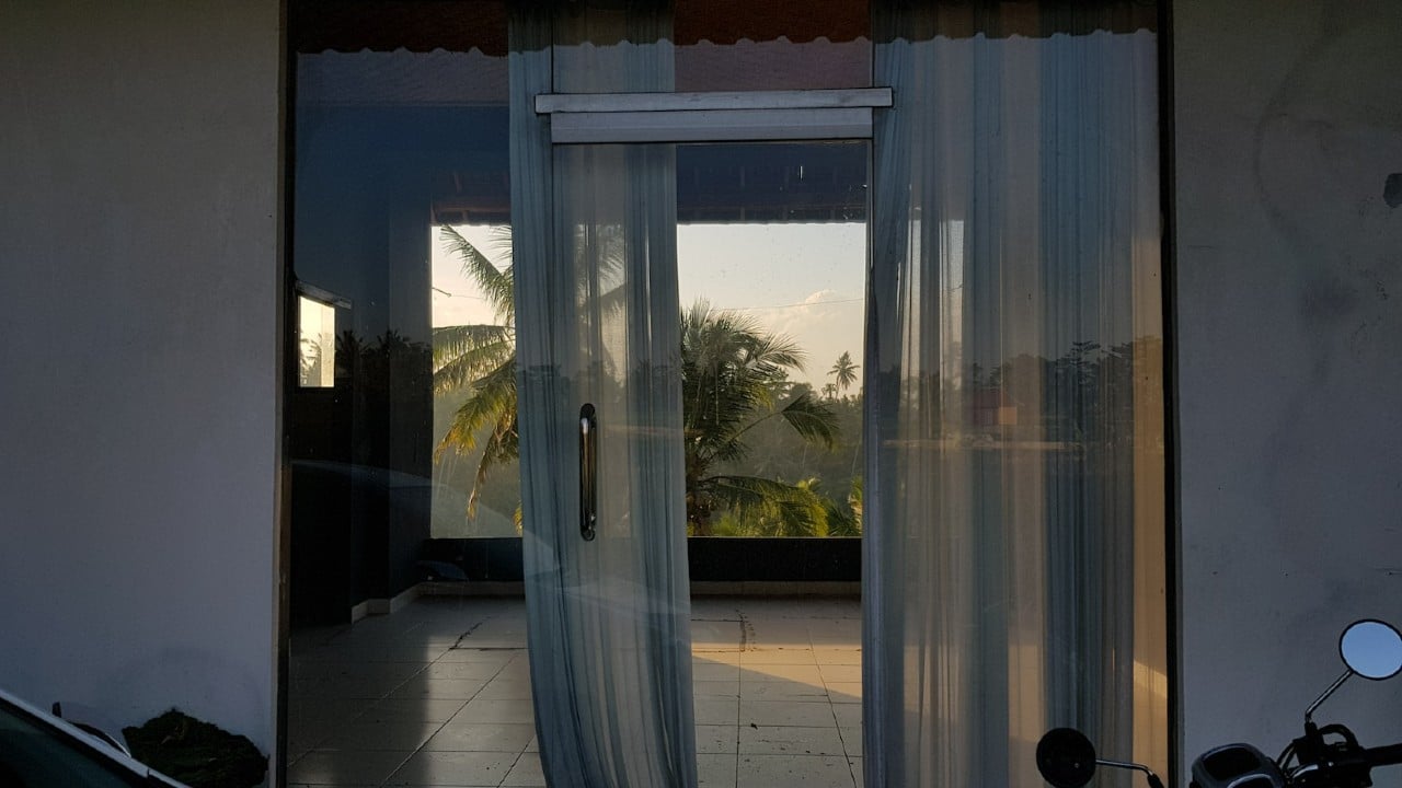 mampara de vidrio sin rayones