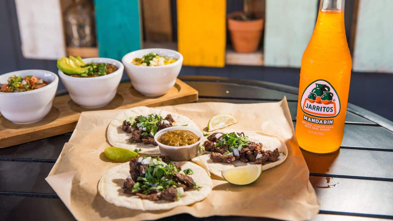 Mujer paga 4 mil pesos por unos tacos