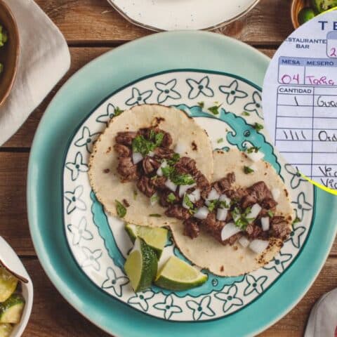 Mujer paga 4 mil pesos por unos tacos