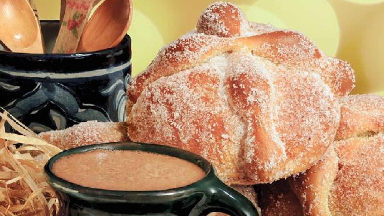 atole de pan de muerto
