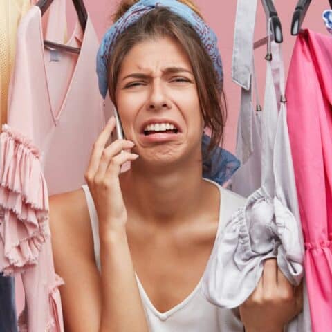 Trucos para eliminar el olor a humedad de tu closet